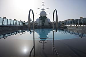 fred olsen cruise lines balmoral pool deck 2014.jpg